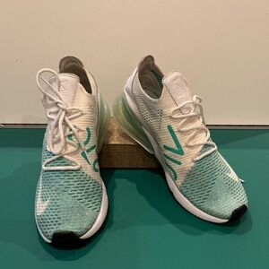 Nike Women'sAir Max 270 Flyknit Igloo Women’s Sneakers Size 7.5 Limited Edition